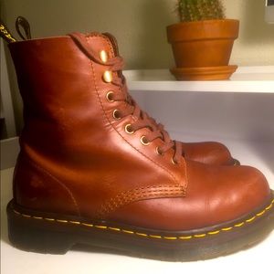 Dr Martens 46 Pascal Classico Laceup 